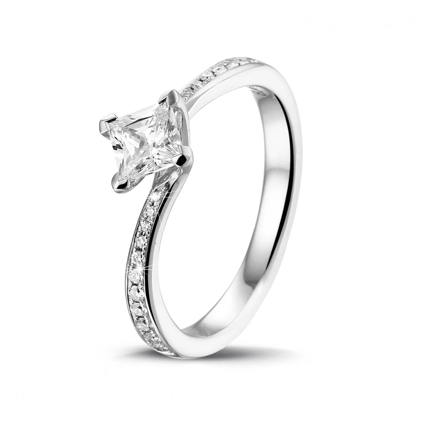 0.50 quilates anillo solitario en oro blanco con diamante talla princesa y diamantes laterales 