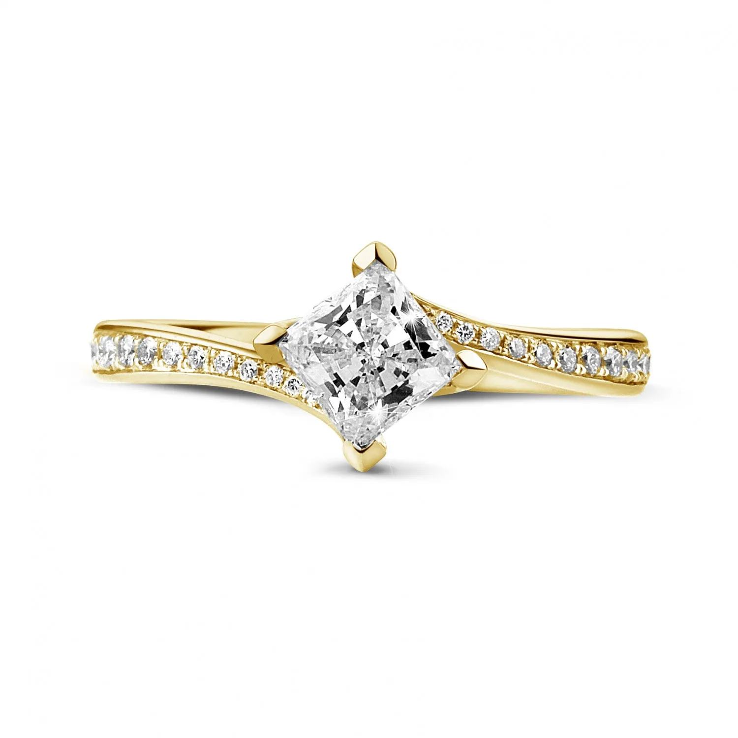 0.70 quilates anillo solitario en oro amarillo con diamante talla princesa y diamantes laterales 