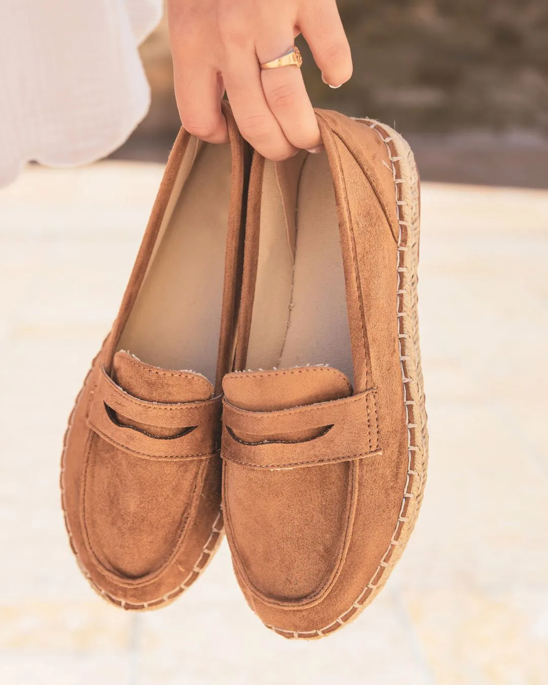 ALPARGATA DE MUJER ESTILO MOCASíN EN COLOR CAMEL  ORLANE