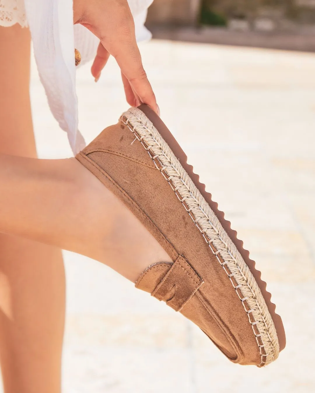 ALPARGATA DE MUJER ESTILO MOCASíN EN COLOR CAMEL  ORLANE