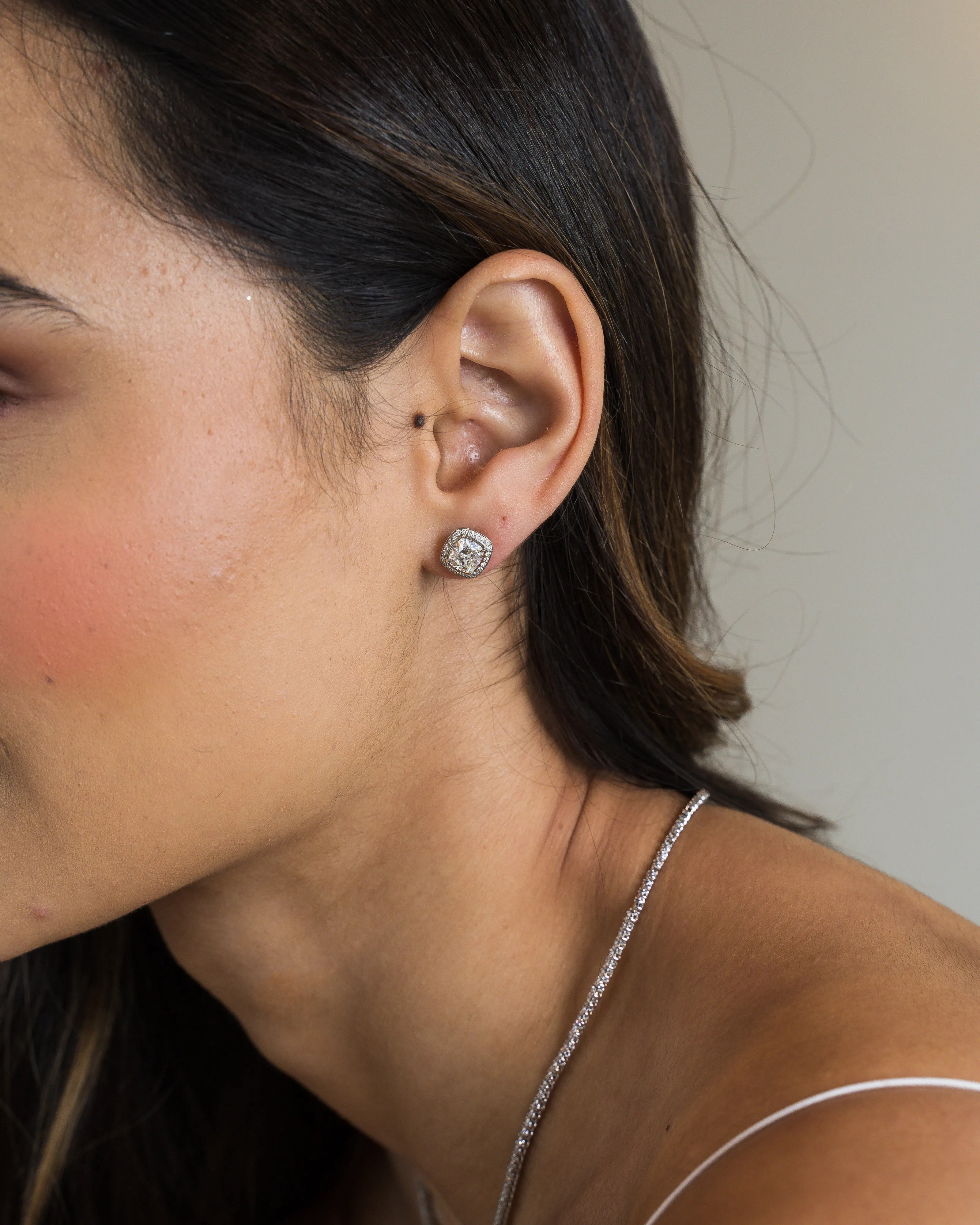 ARETES  