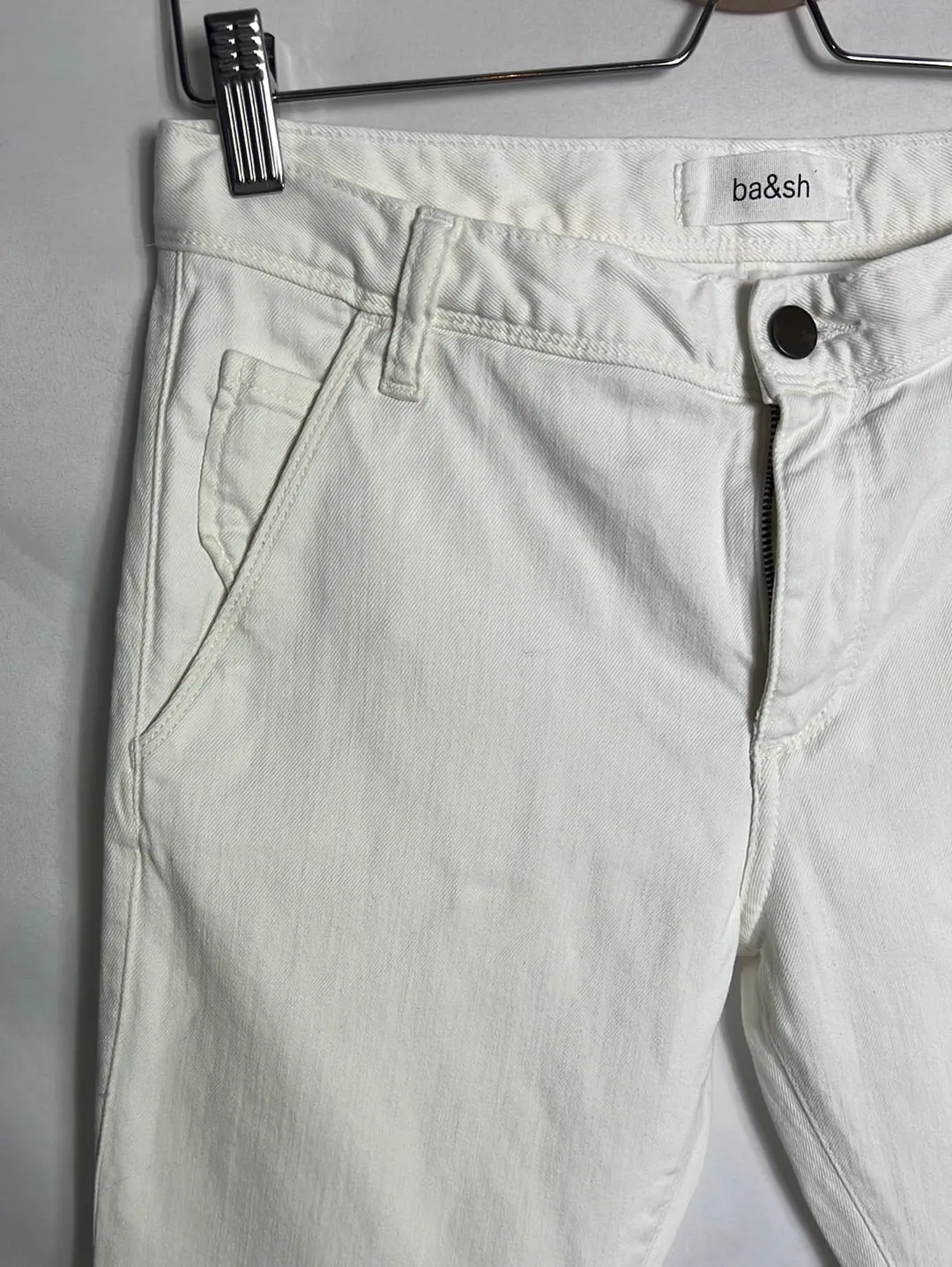 BA&SH. Pantalón blanco pitillo. T 4(38)