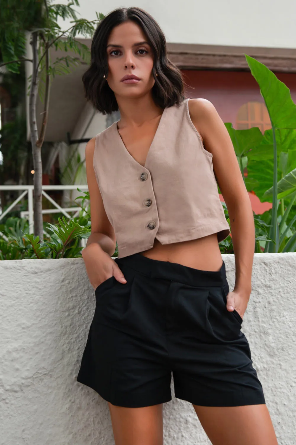 Bermuda de cintura alta con pinzas fit recto