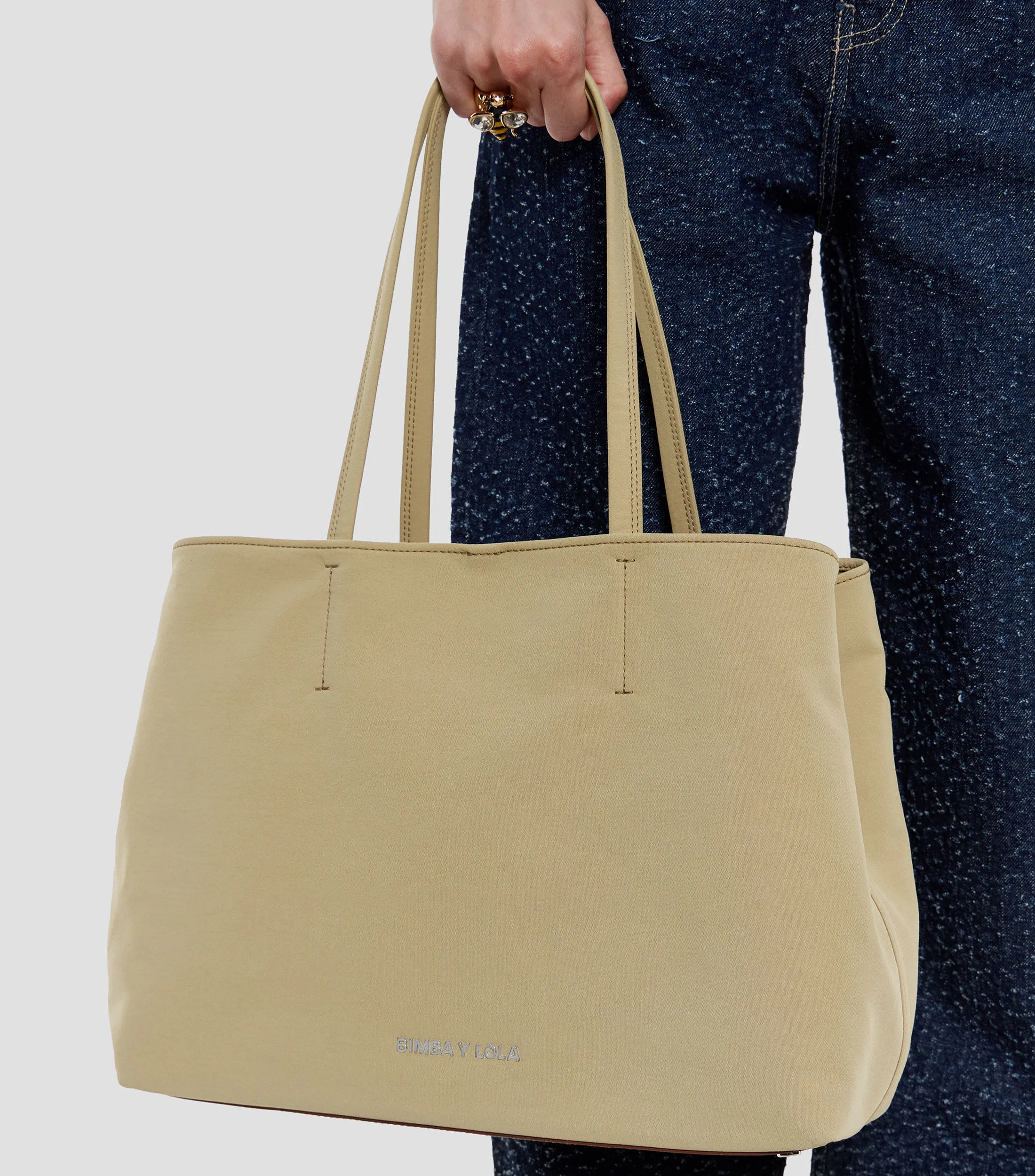 Bimba y Lola Bolso Tote Natural Chihuahua con logo Mujer
