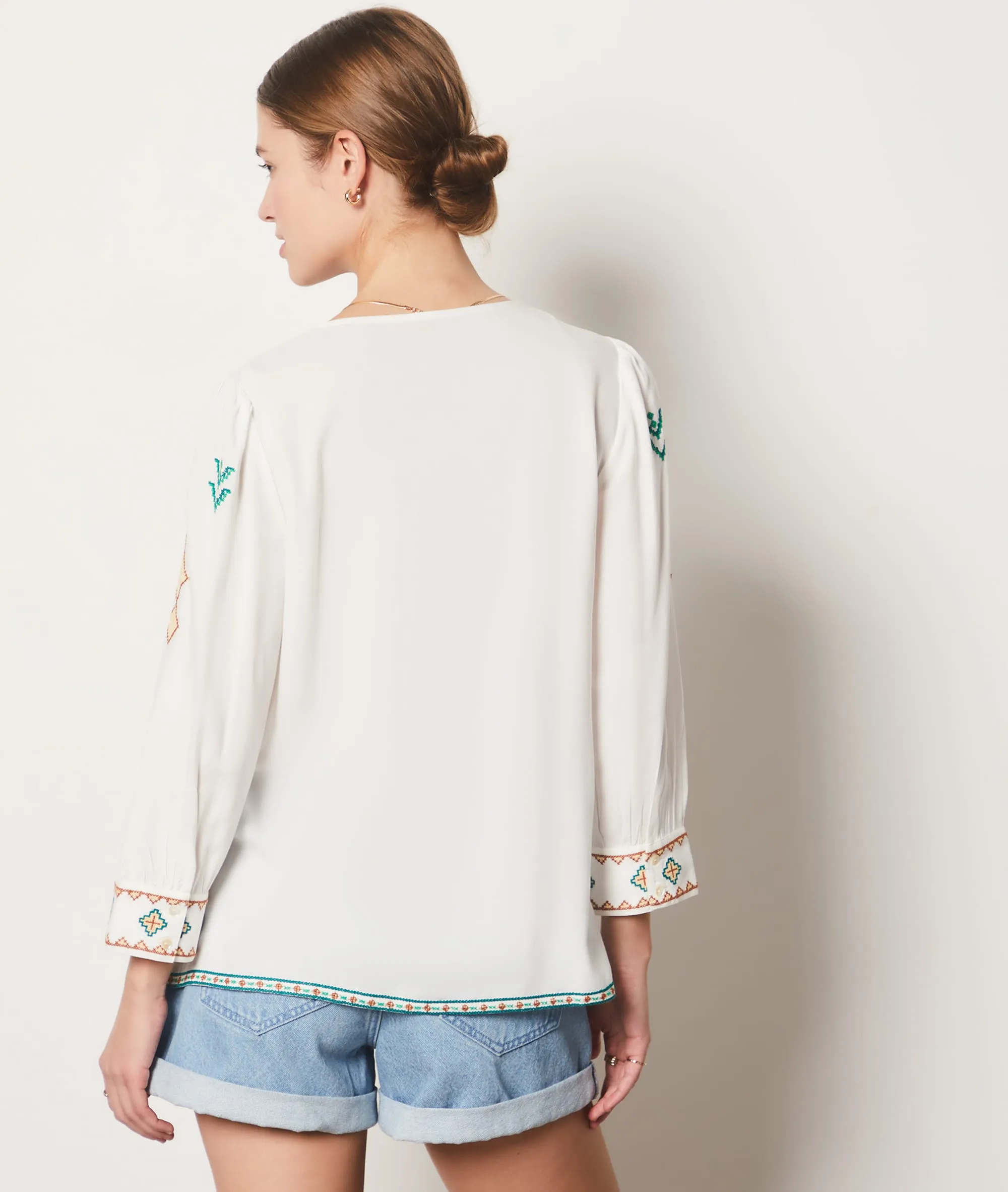 BLUSA CON BORDADOS A OSWALD BROD MULTICOLORE  ETAM