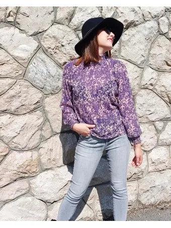 Blusa Flores ONAELA Morado