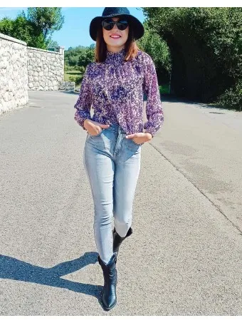 Blusa Flores ONAELA Morado