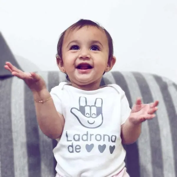 Body bebé algodón orgánico: Ladrón/a de corazones. Personalizalo con nombre.