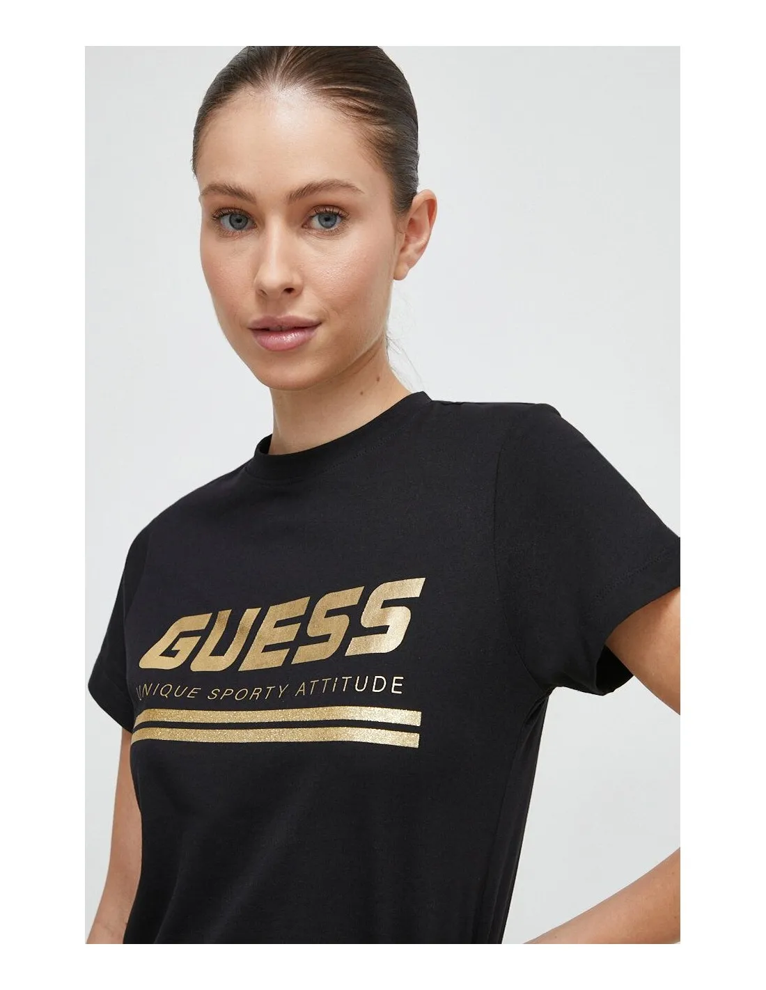 Camiseta con logotipo frontal de Guess