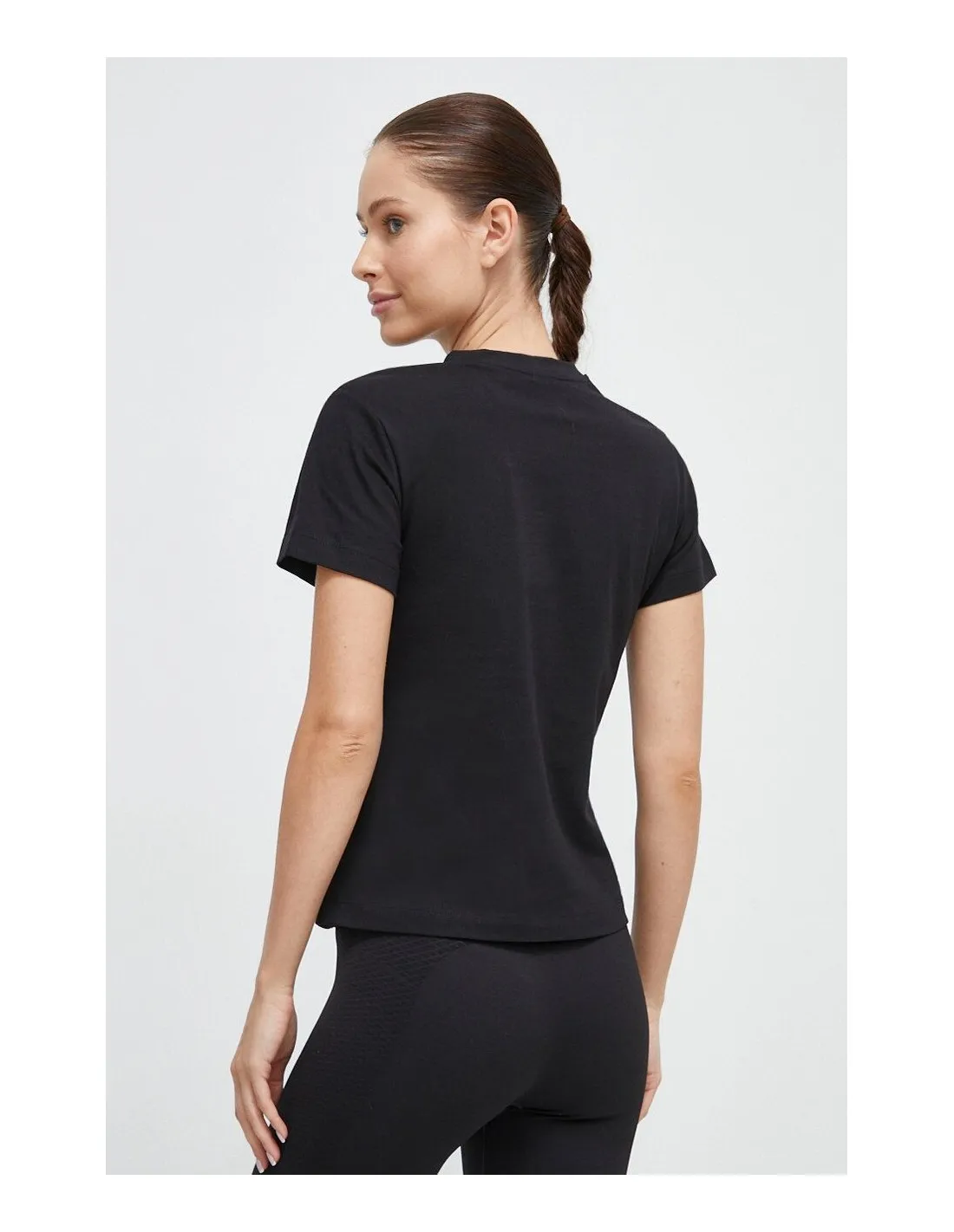 Camiseta con logotipo frontal de Guess