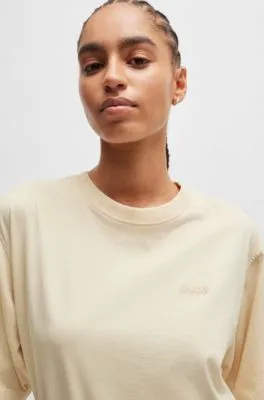 Camiseta de algodón con logo bordado