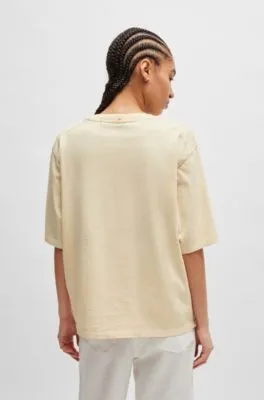Camiseta de algodón con logo bordado