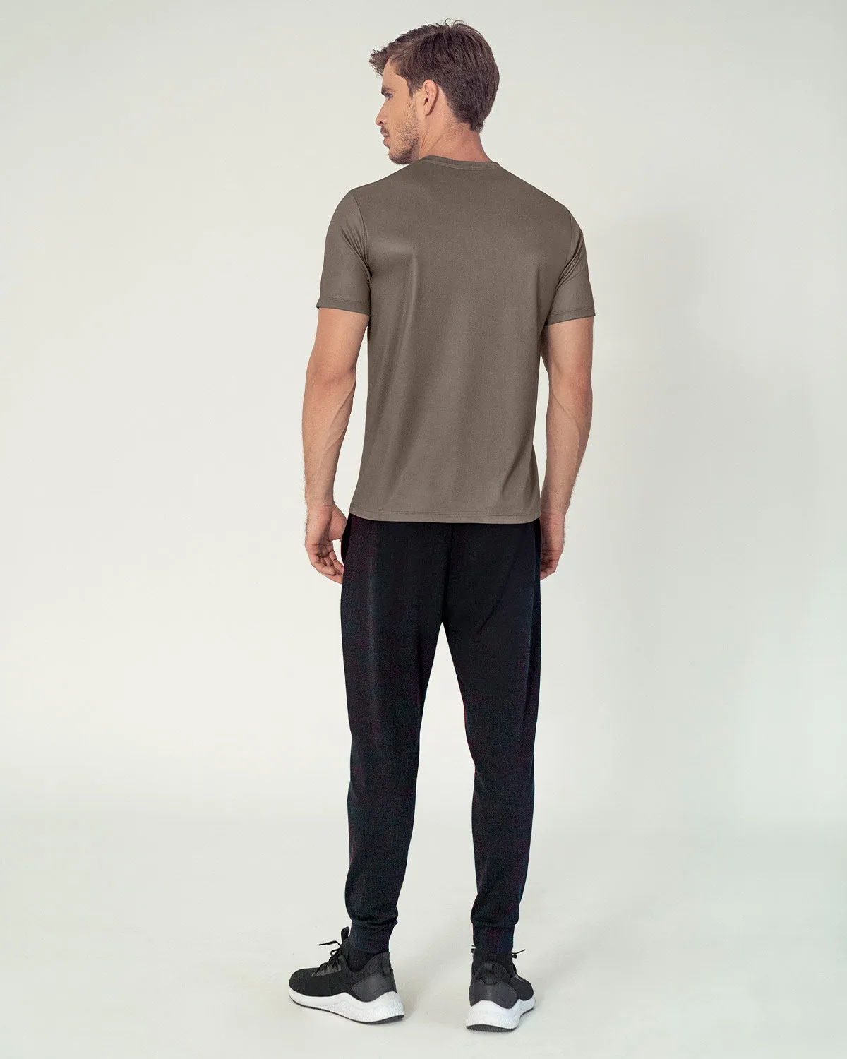 Camiseta deportiva masculina semiajustada de secado rápido