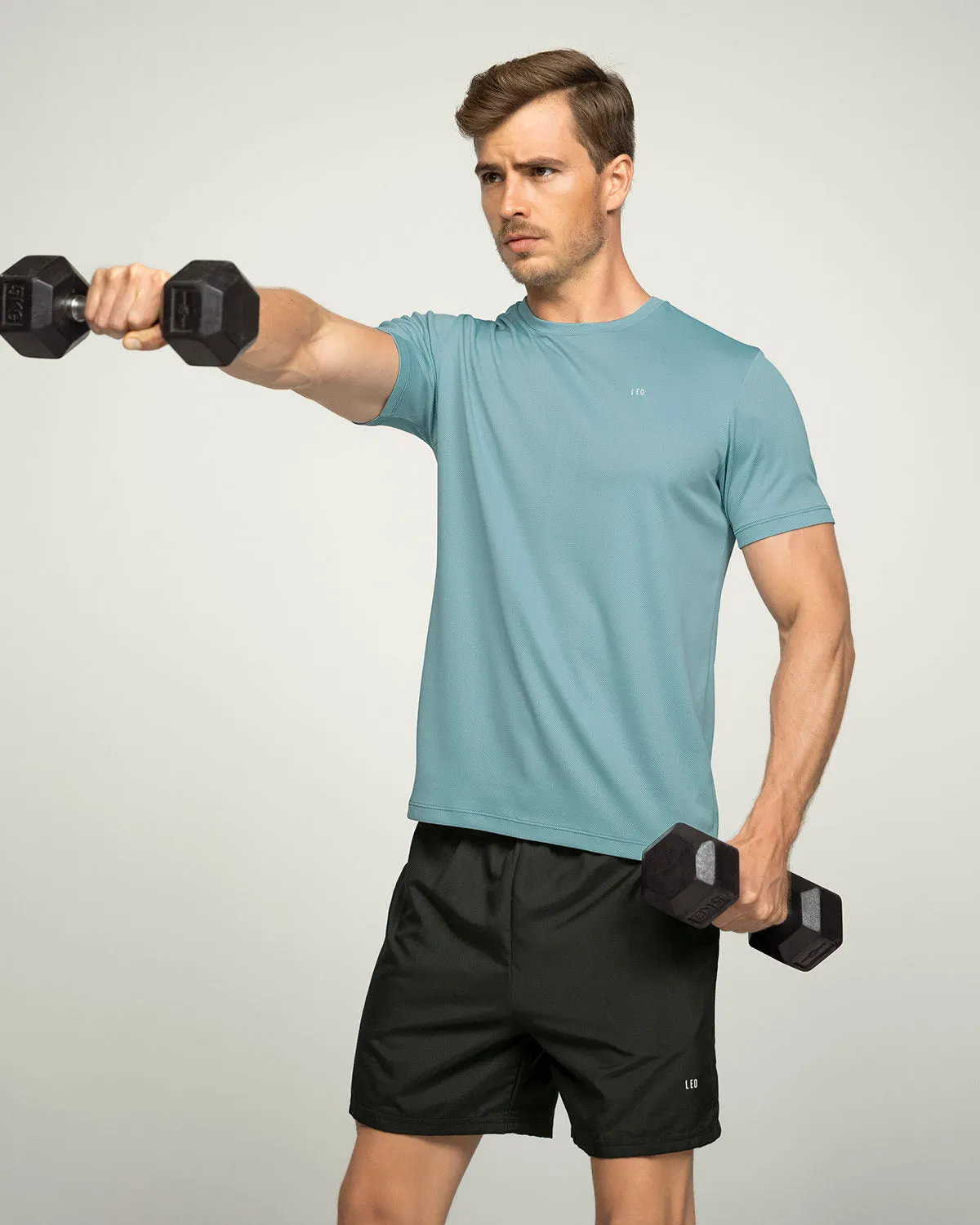Camiseta deportiva masculina semiajustada de secado rápido