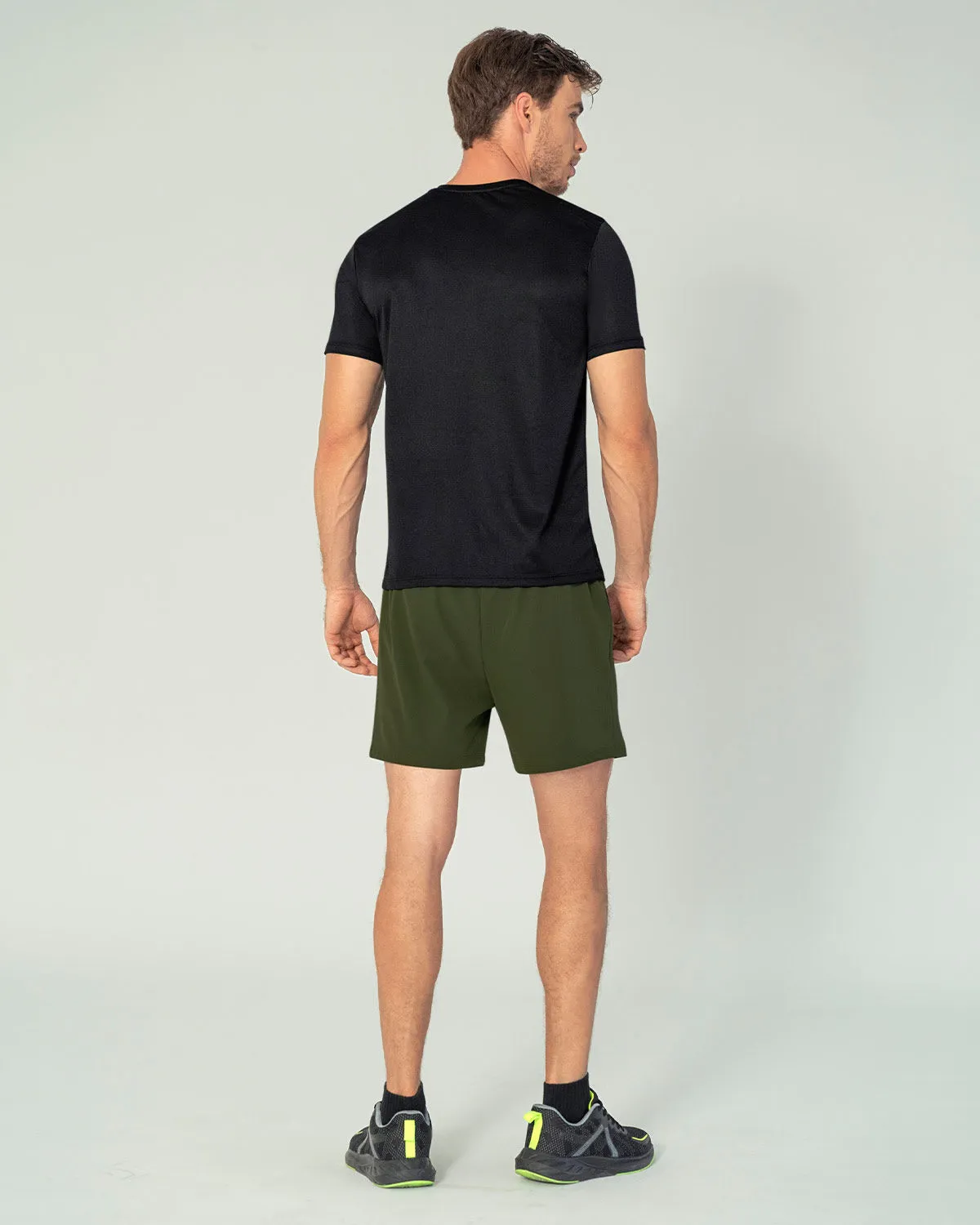 Camiseta deportiva masculina semiajustada de secado rápido