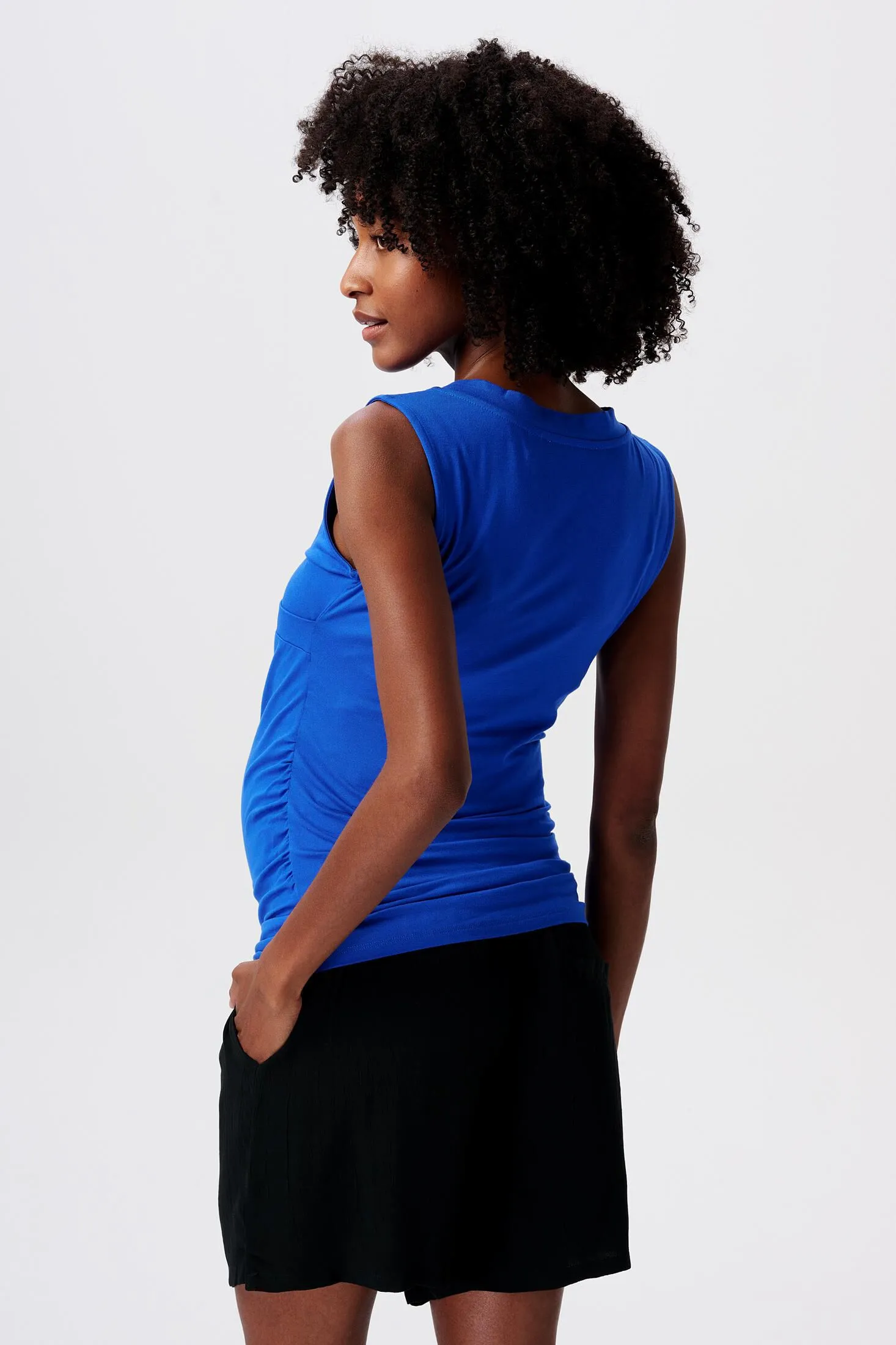 Camiseta MATERNITY con cuello en pico