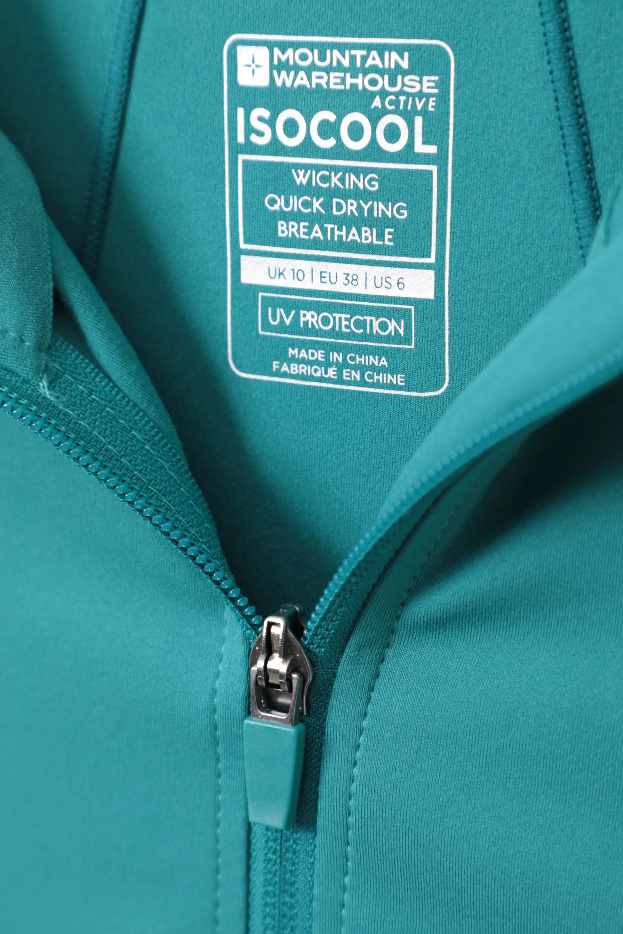 Capa intermedia deportiva entallada reciclada para mujer