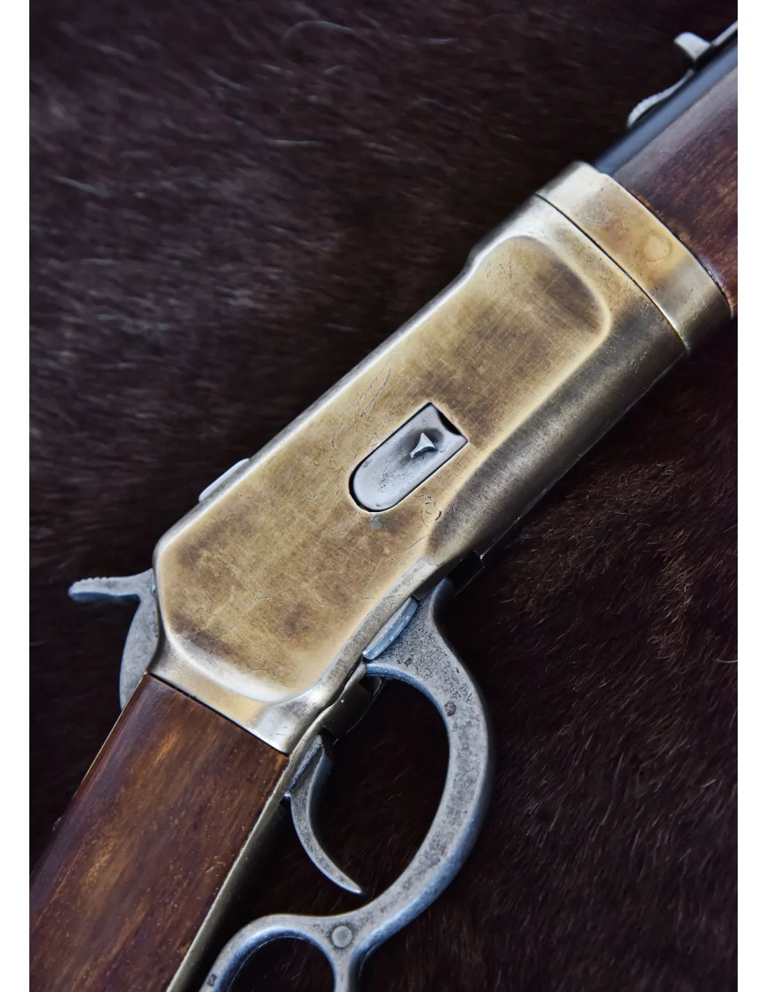 Carabina larga Winchester modelo 1892, acabado latón