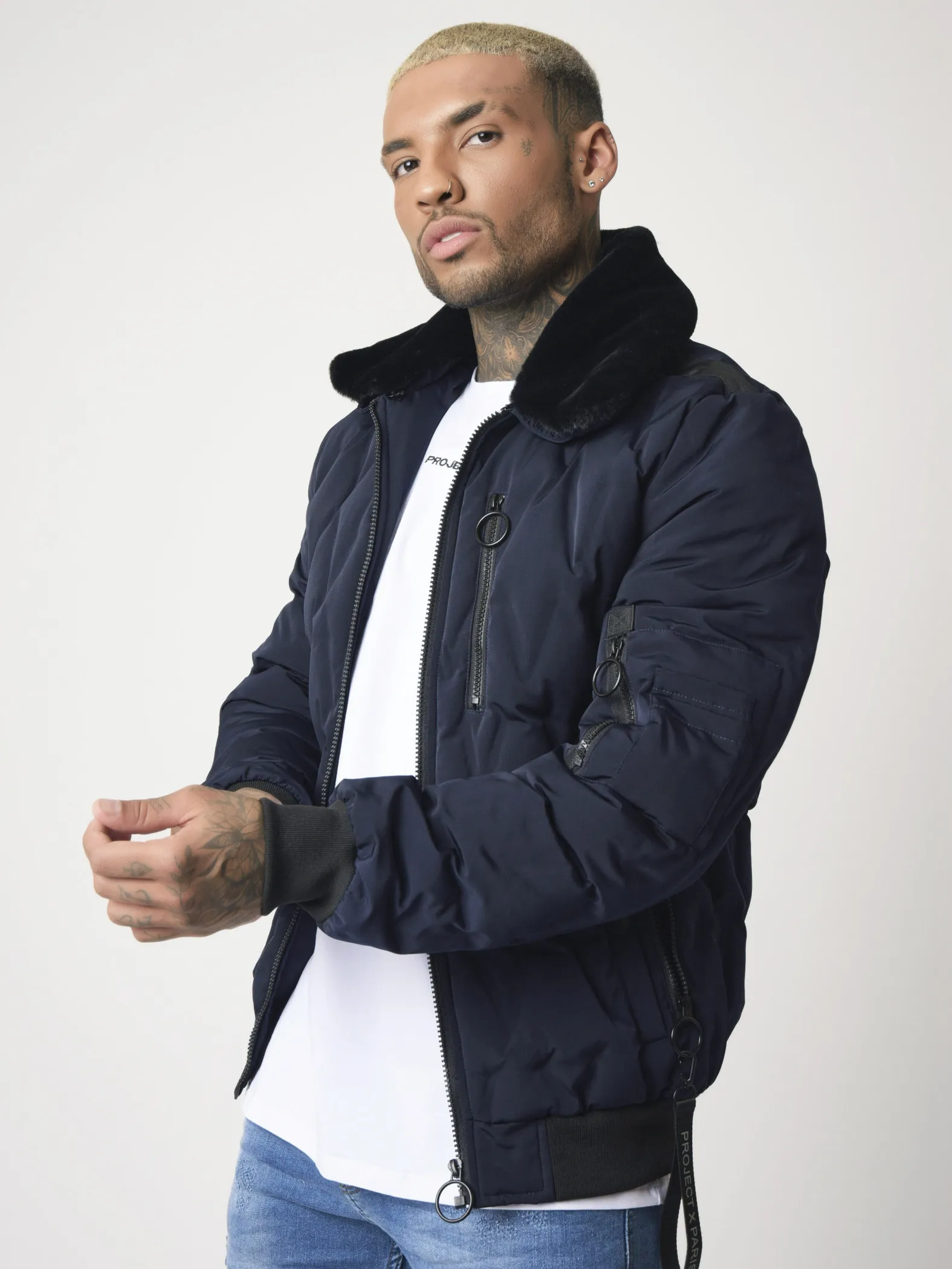 Chaqueta acolchada con cuello de piel