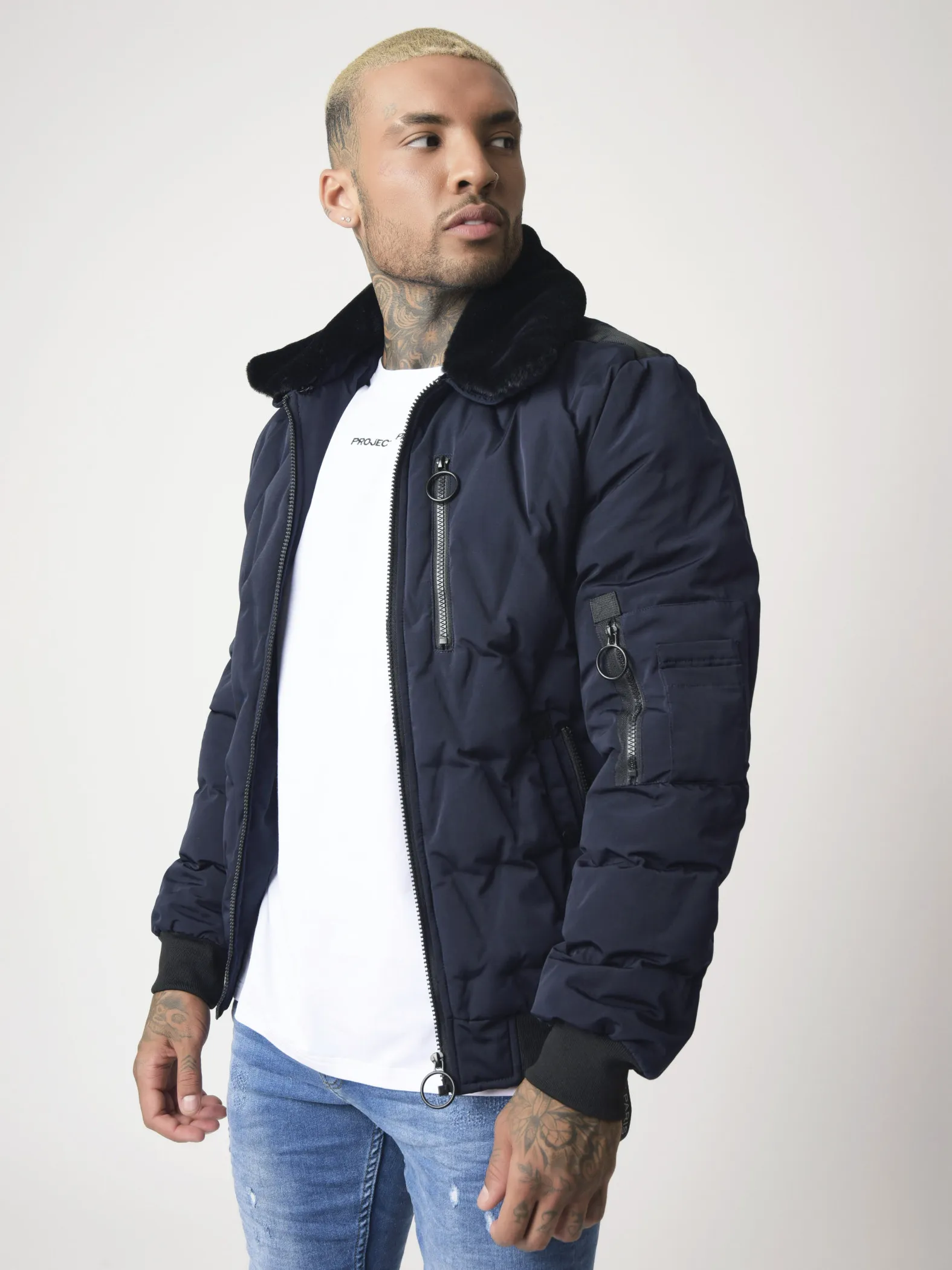 Chaqueta acolchada con cuello de piel