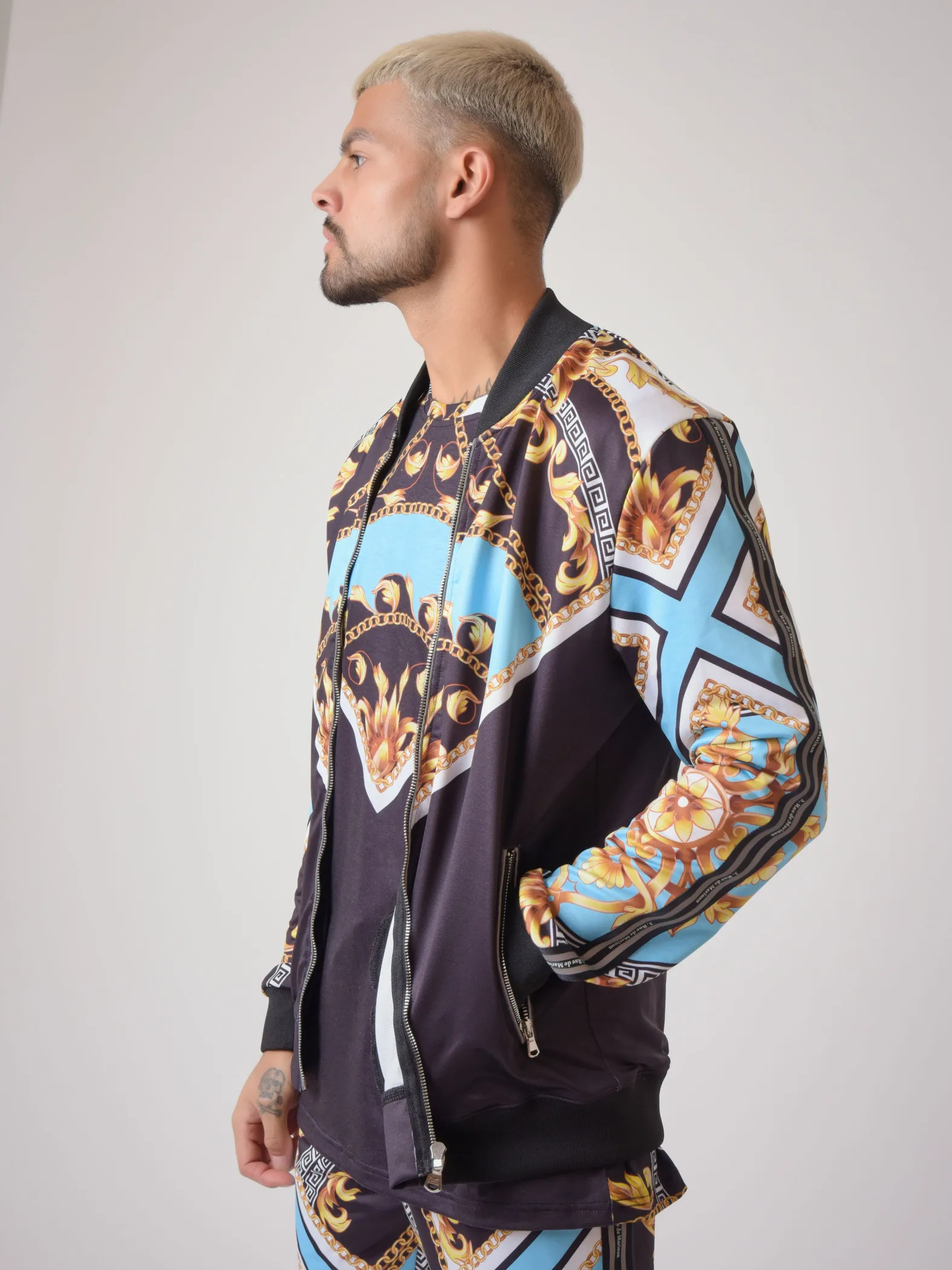 Chaqueta con cuello bomber 