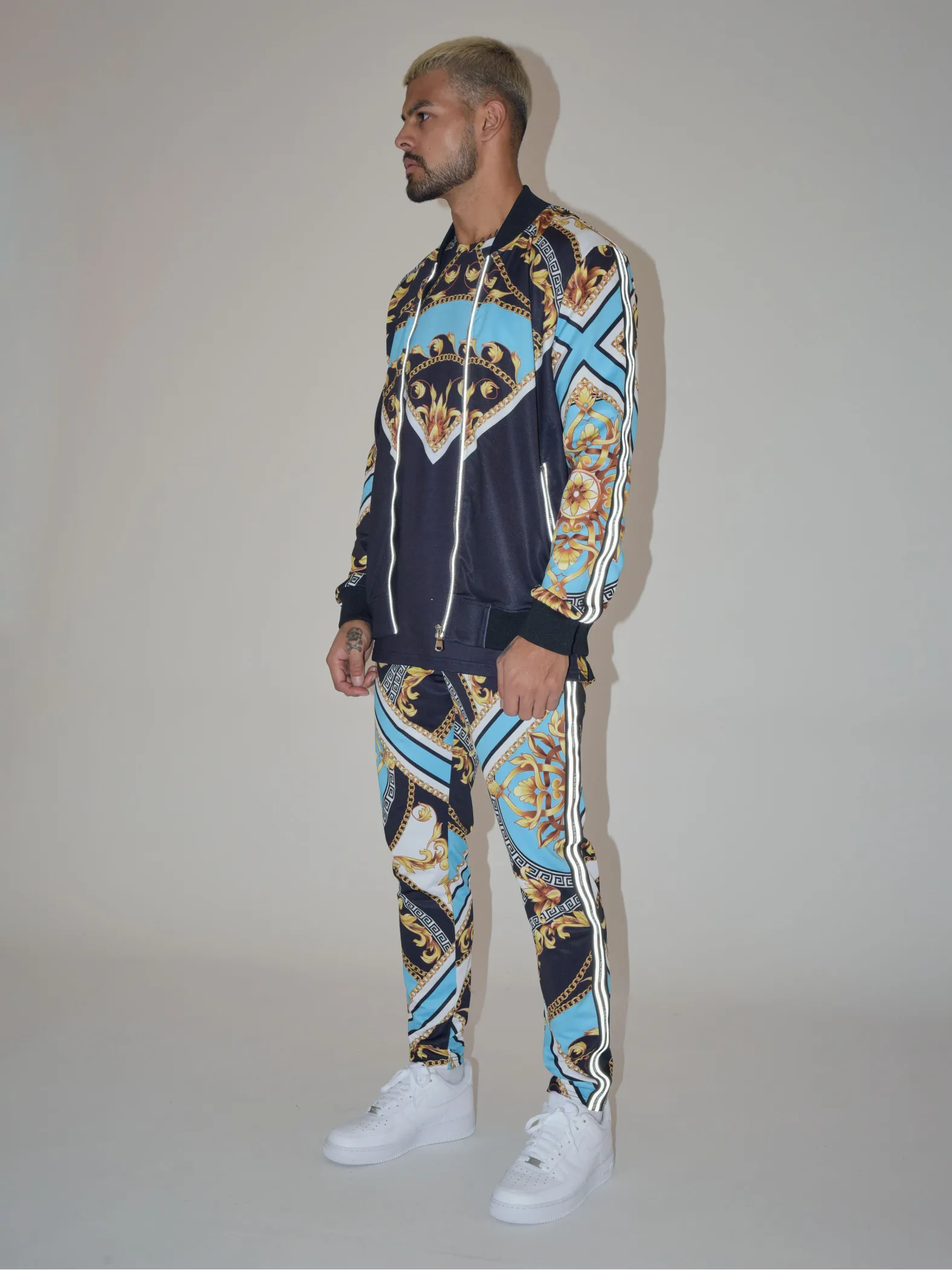Chaqueta con cuello bomber 