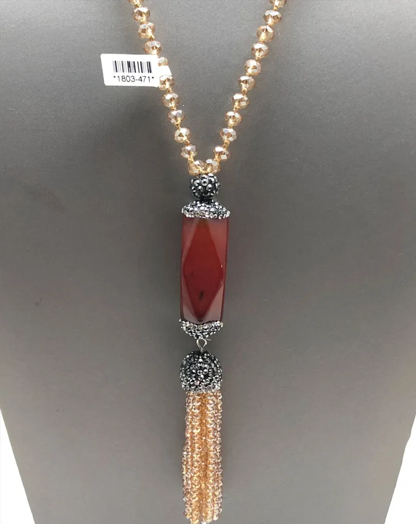COLLARES LARGOS DE CRISTAL BEIGE CON COLGANTE DE PIEDRA