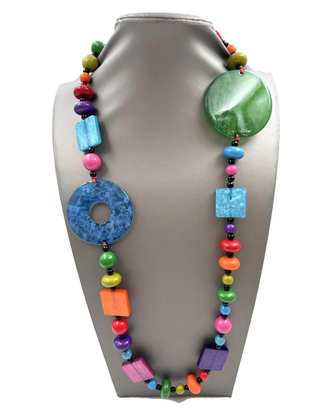 COLLARES LLENOS DE COLOR PARA ANIMAR TUS LOOKS