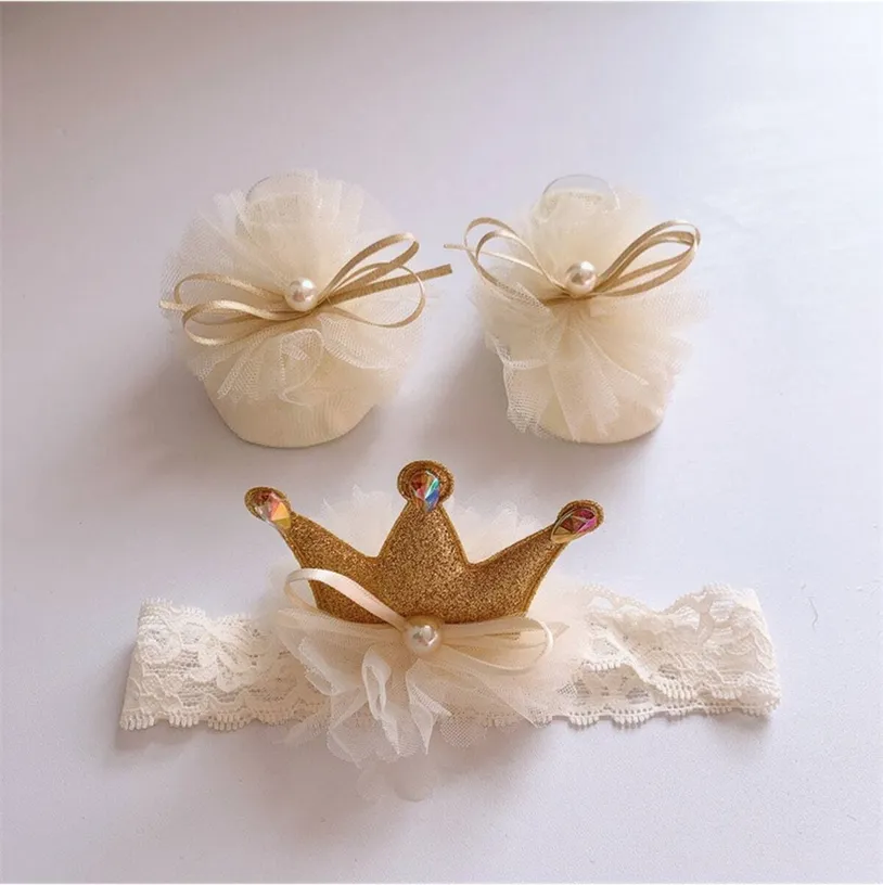 Conjunto Real para Bebé Calcetines y Diadema con Corona