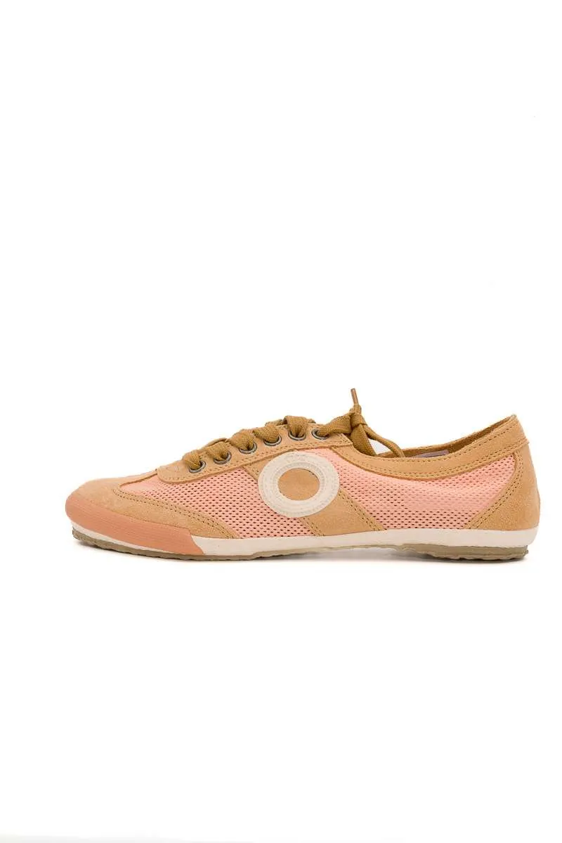 Deportiva color nude de Aro