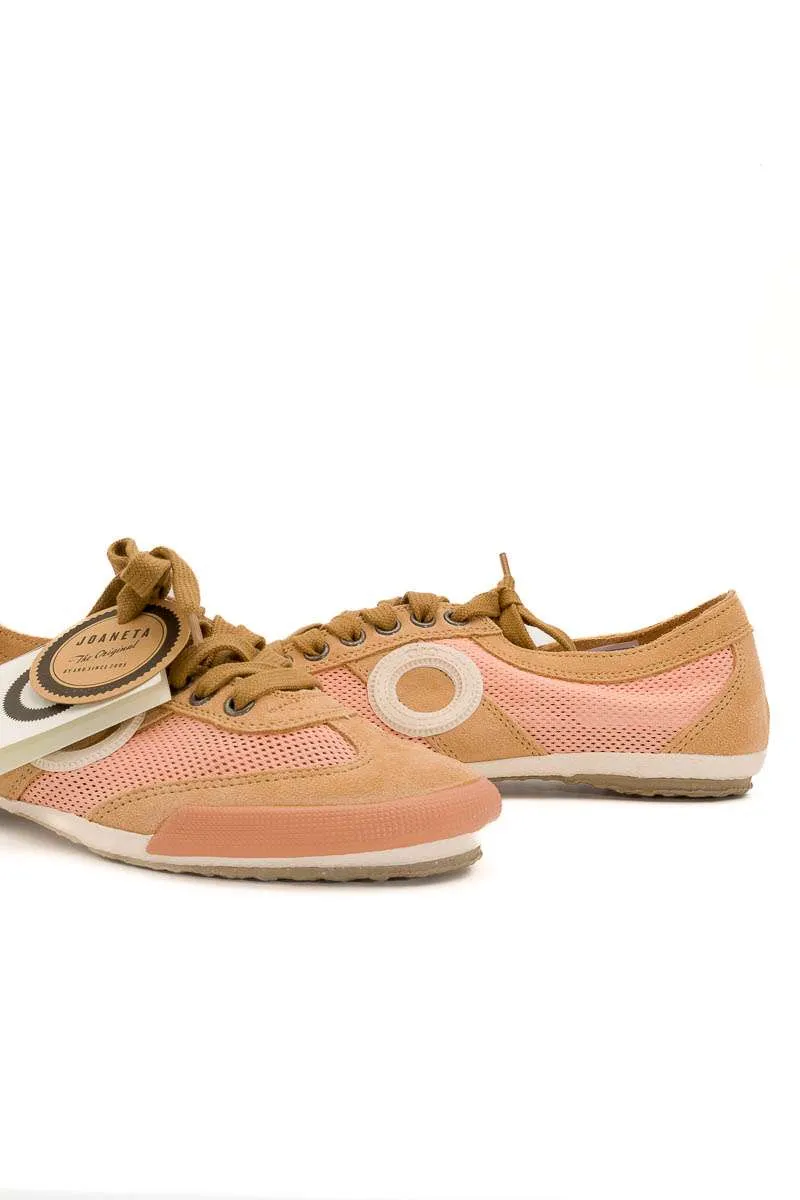 Deportiva color nude de Aro
