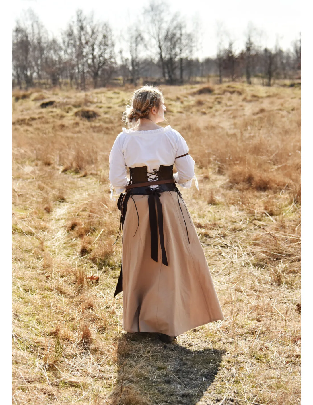 Falda medieval con corte ancho, marrón claro
