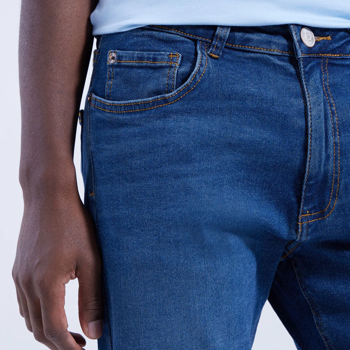 Jean Skinny Con Desgastes De Bigotes