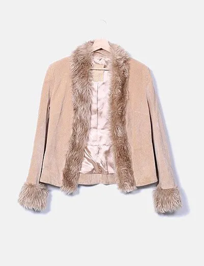 Mango Chaqueta beige texturizada con pelo