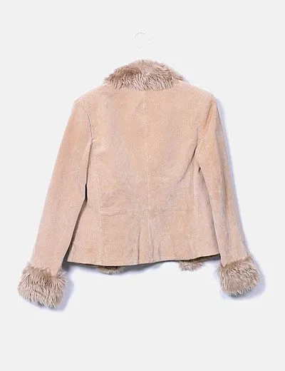 Mango Chaqueta beige texturizada con pelo