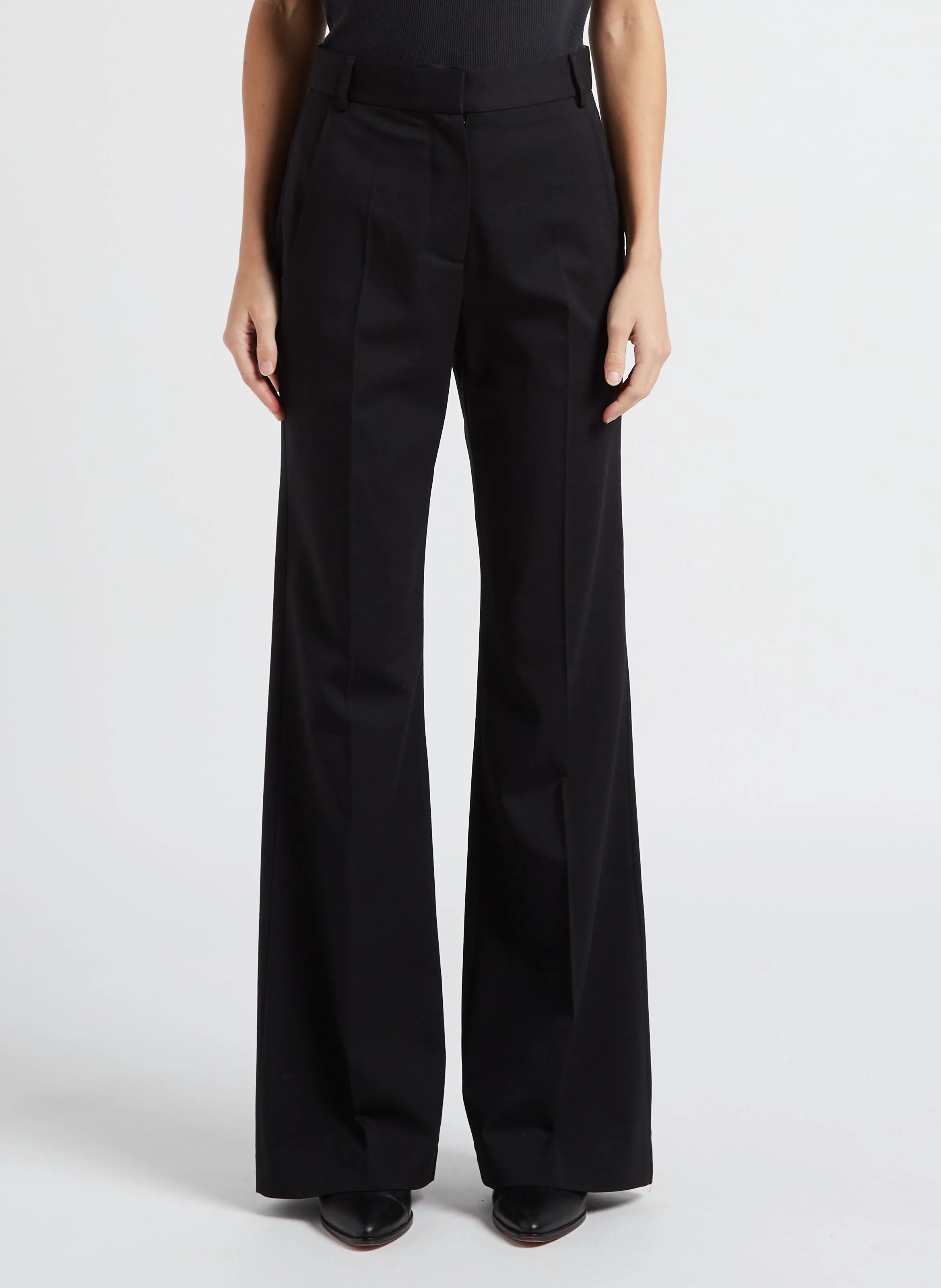 MILO  PANTALóN FLARE DE LANA EN NEGRO