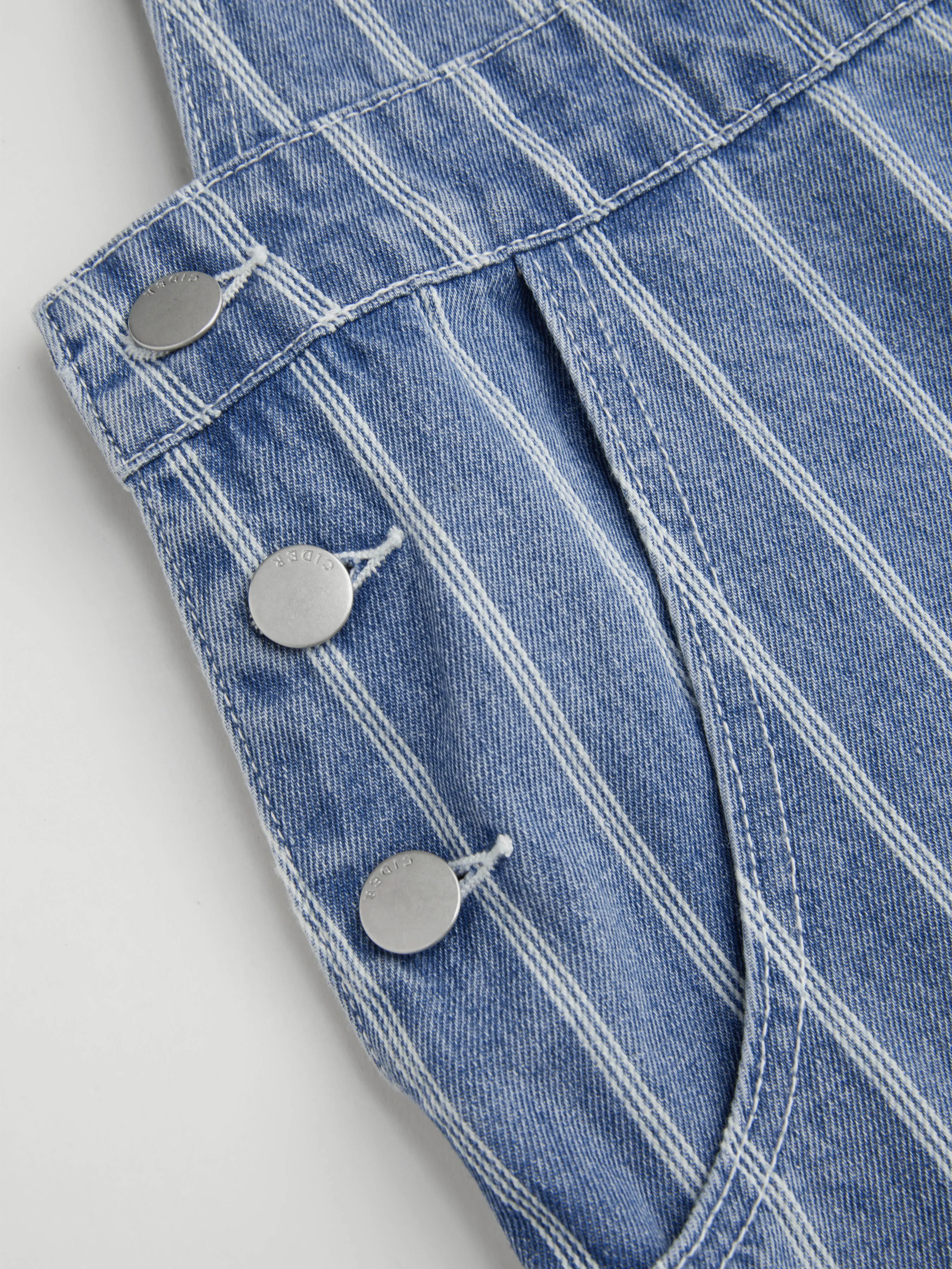 Mono vaquero de cuello cuadrado con bolsillo a rayas Curvy
