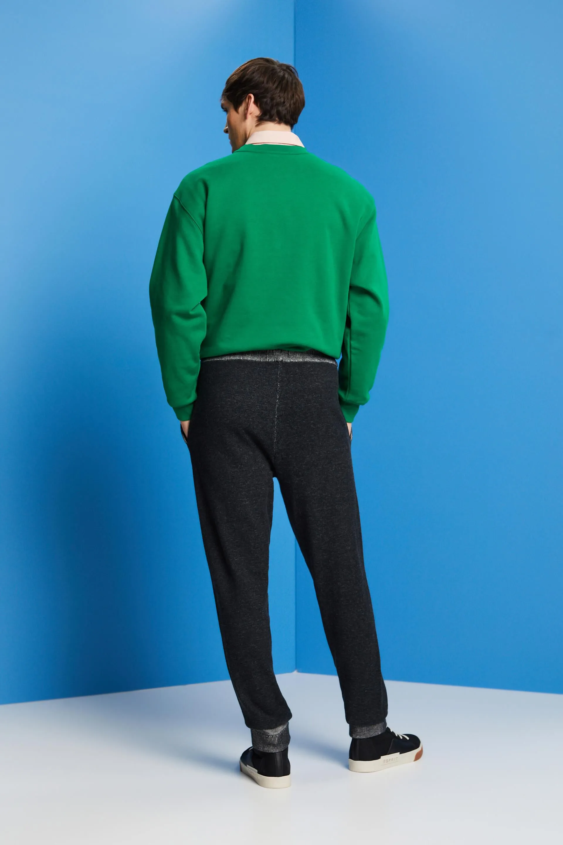 Pantalón deportivo de cintura alta con logo estampado