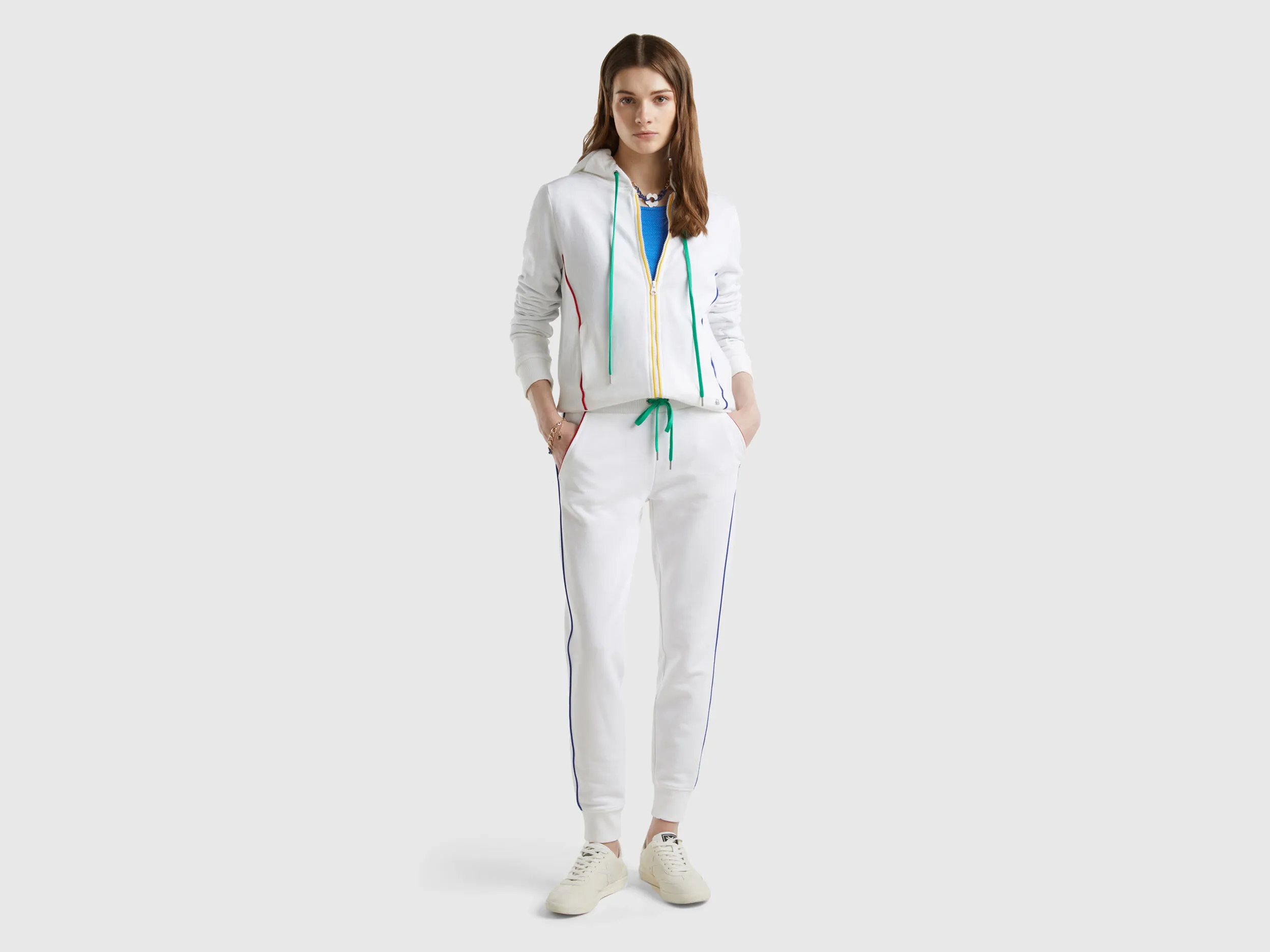 Pantalón jogger con cordón