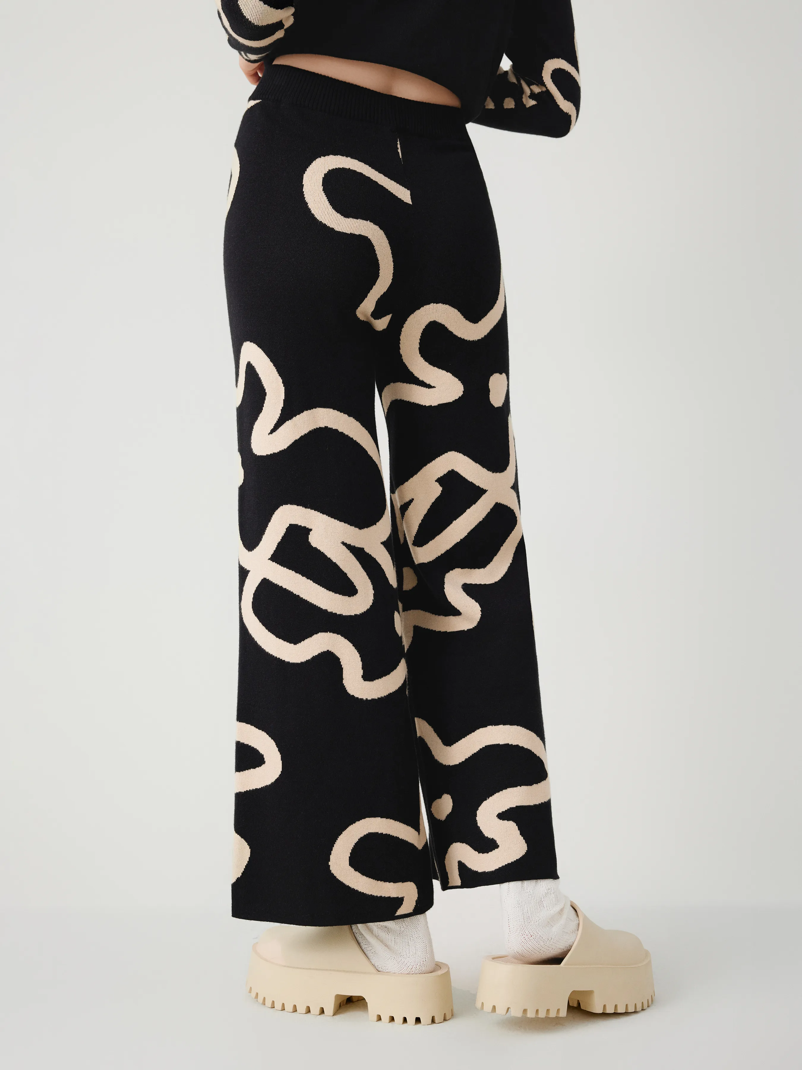  Pantalones rectos florales de cintura alta