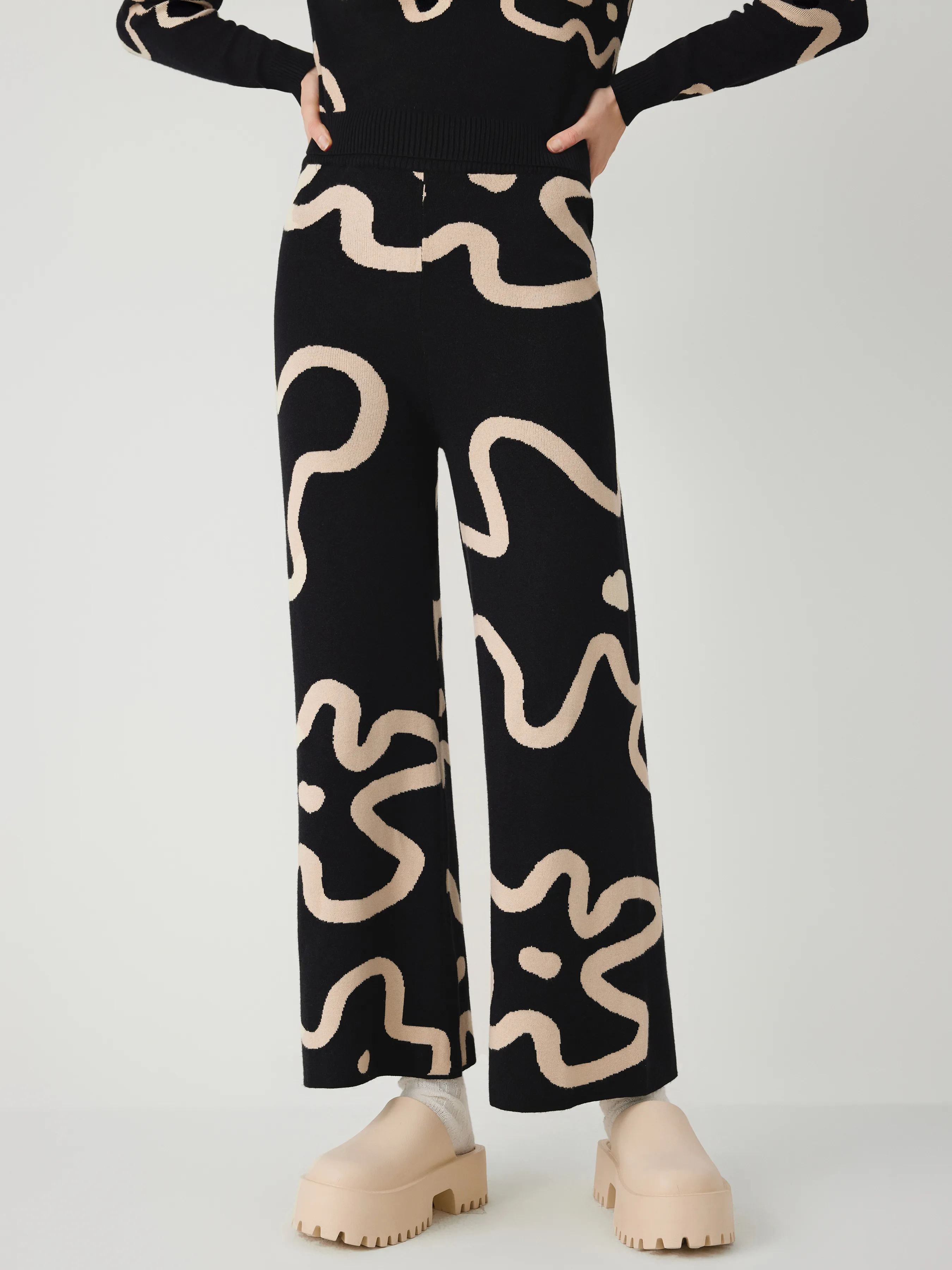  Pantalones rectos florales de cintura alta