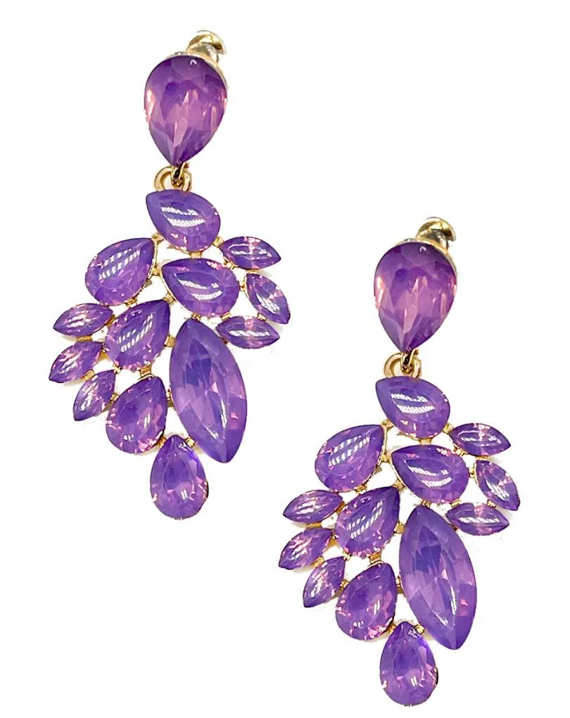 PENDIENTES DE FIESTA LARGOS MORADOS TONO LILA DE INVITADA