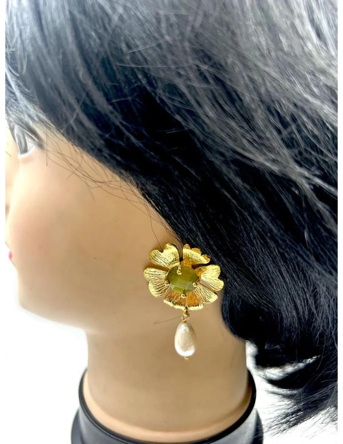 PENDIENTES DORADOS PARA BODAS CON PERLAS Y FLORES VERDE OLIVA