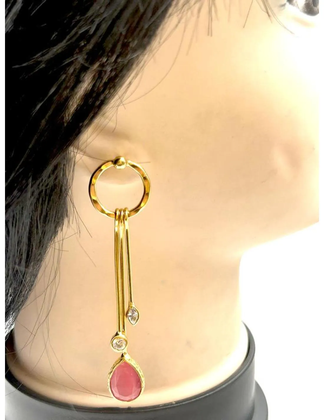 PENDIENTES MUJER LARGOS DORADOS CON PIEDRAS ROSAS Y CIRCONITAS