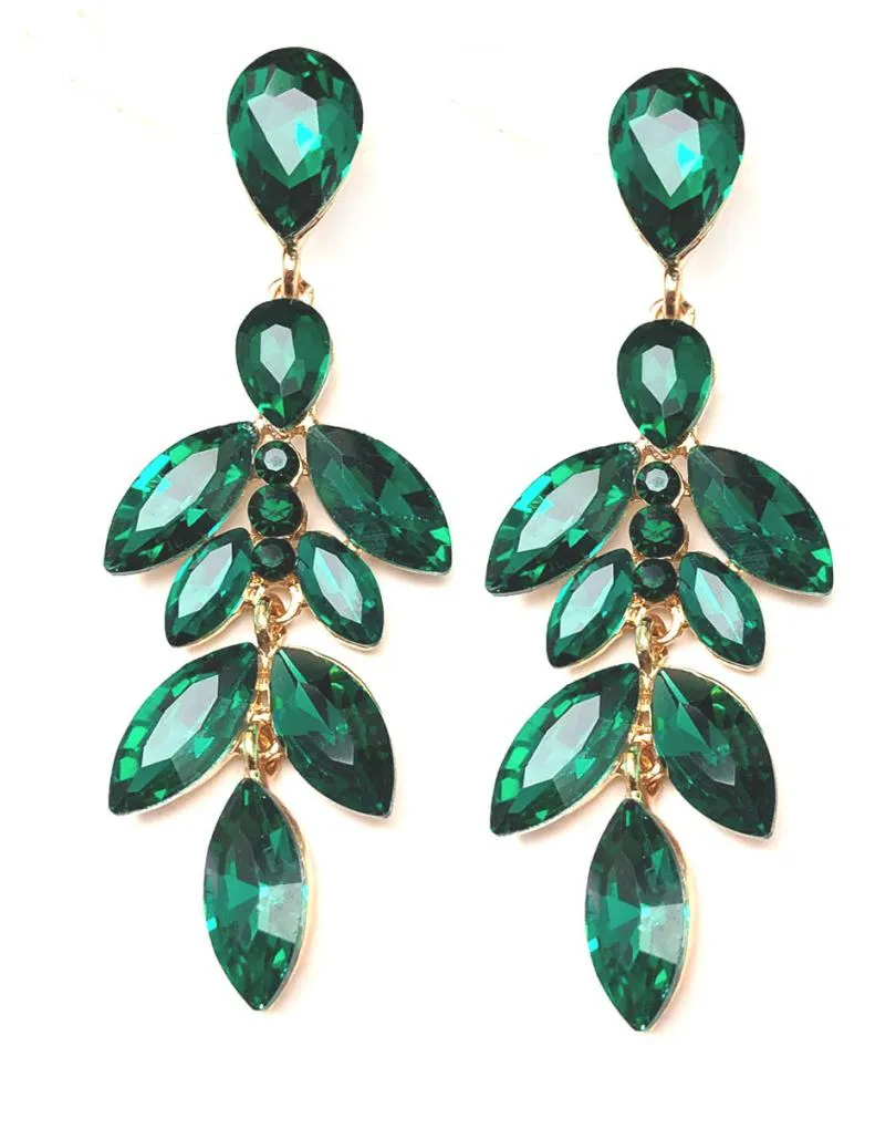 PENDIENTES VERDES LARGOS DE FIESTA MUY FAVORECEDORES