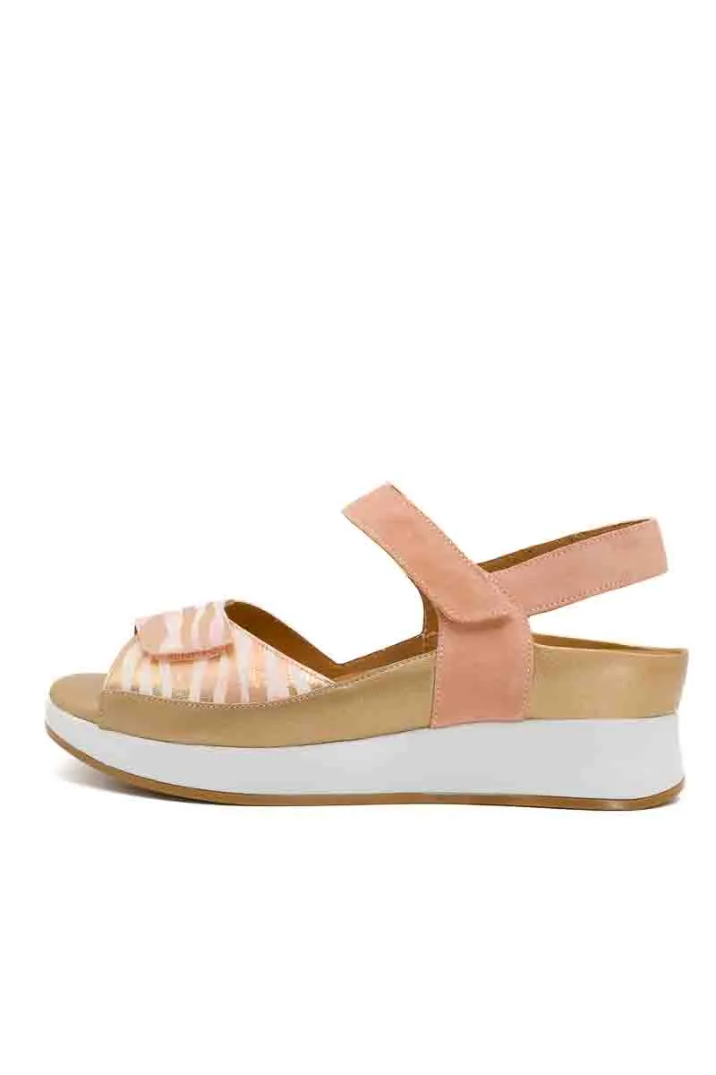 Sandalia color nude de Fluchos