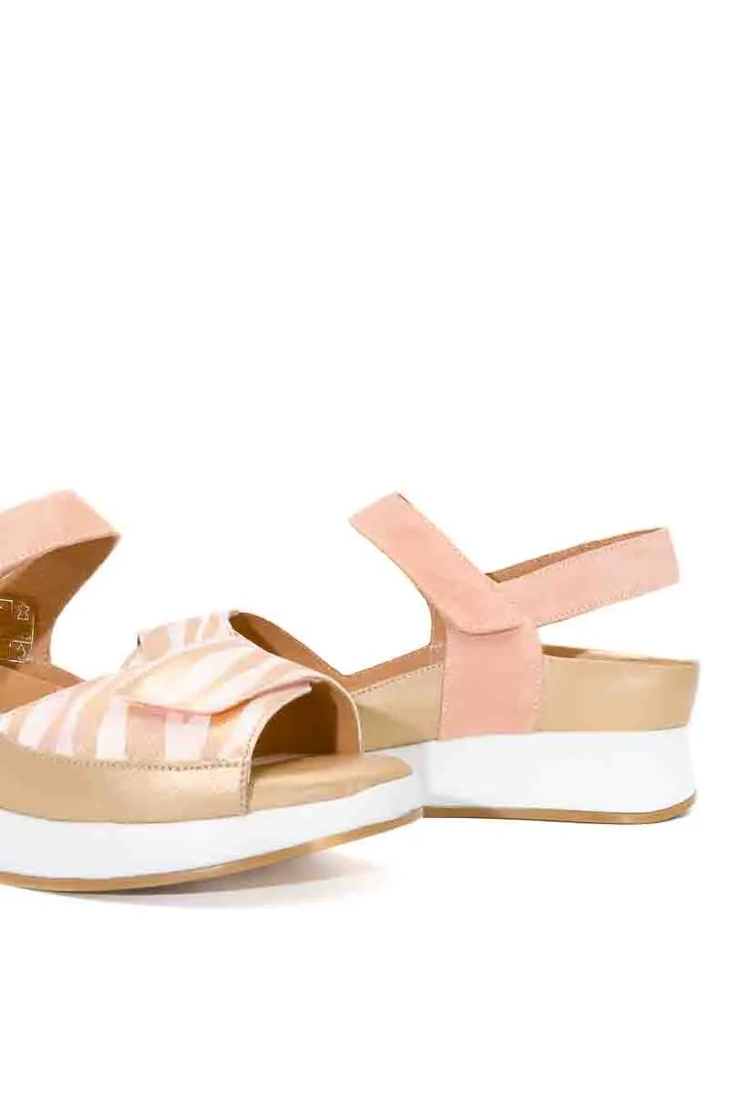 Sandalia color nude de Fluchos