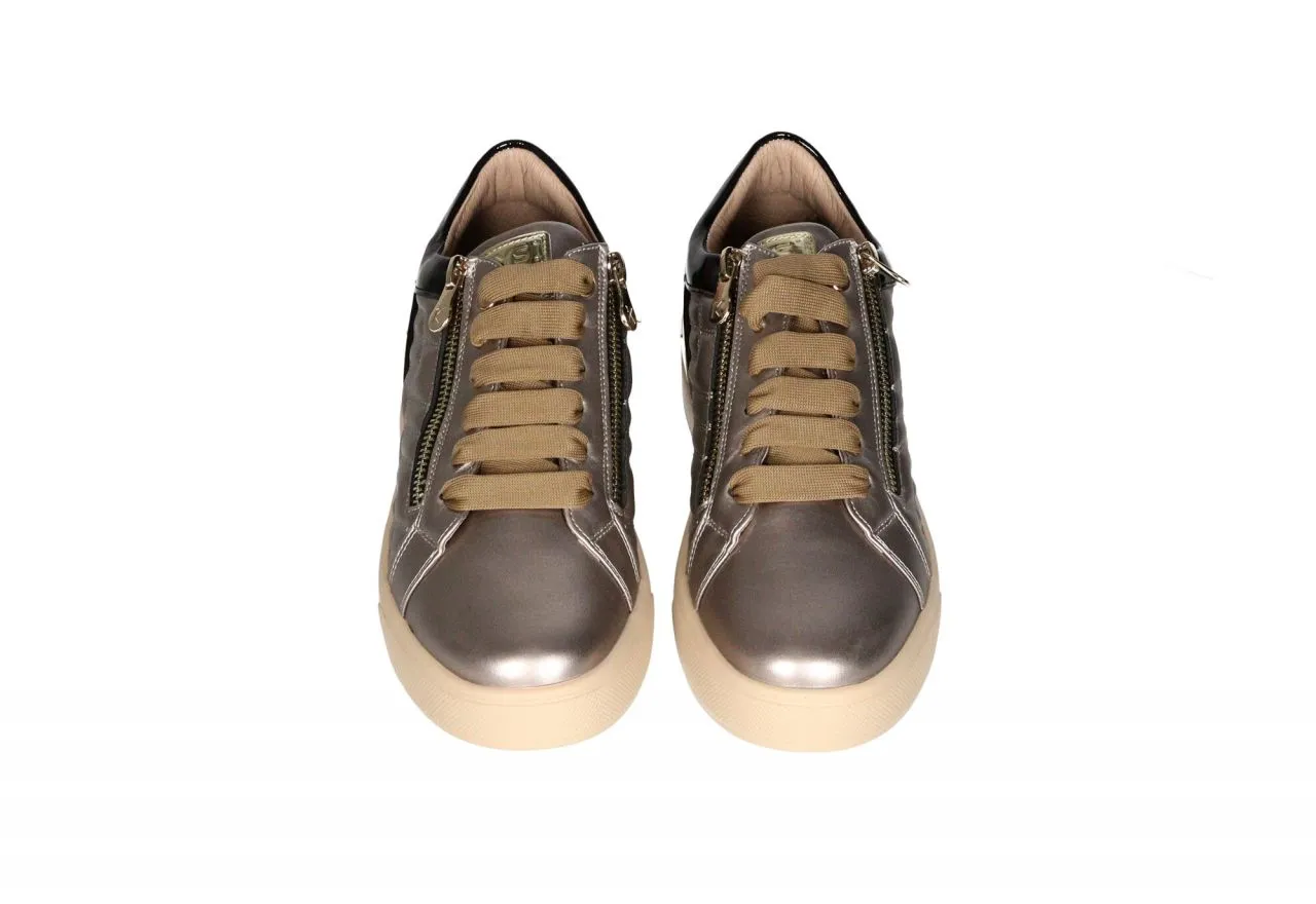 Sneaker Metalizado 2 Cremalleras Lados Acolchados Talon Camuflaje