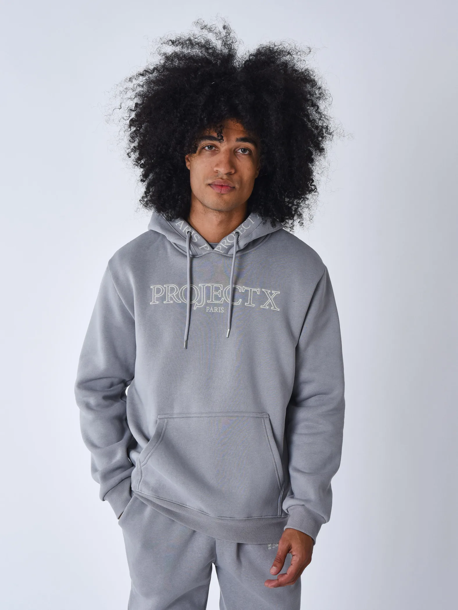 Sudadera con capucha bordada Contour