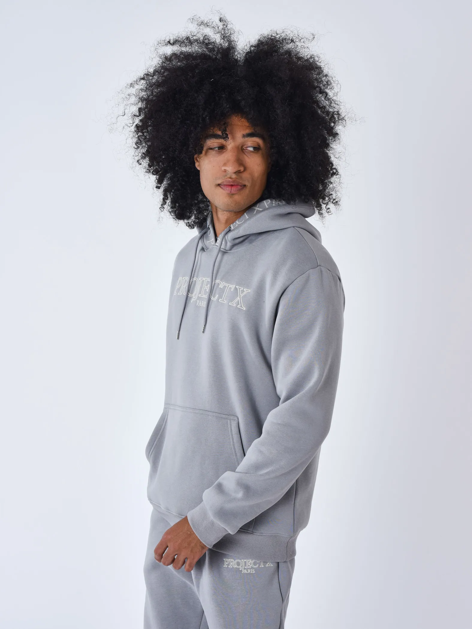 Sudadera con capucha bordada Contour